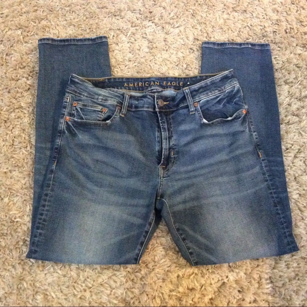 American eagle men slim straight style jeans EUC.